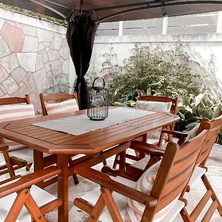 Apartament Kaloudis & *